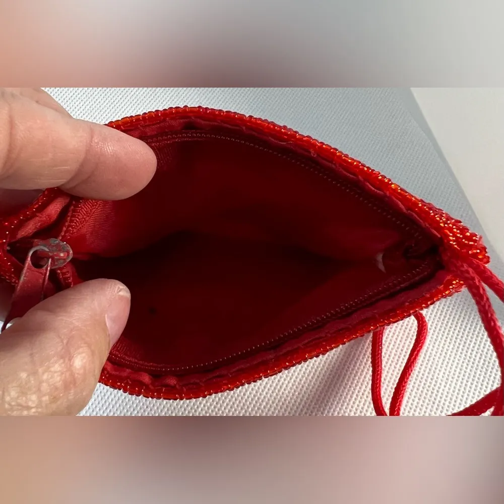 VINTAGE: small, beaded wristlet bag Red - Image 10