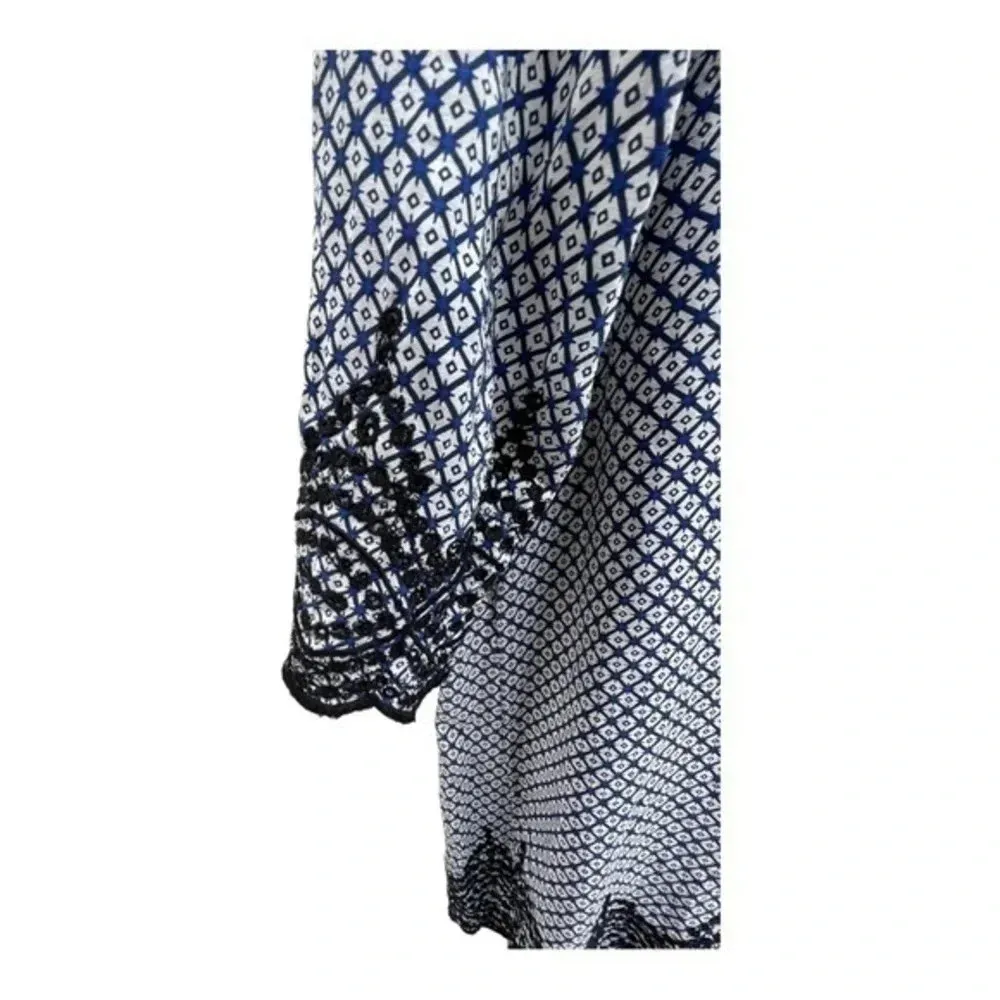 JOIE Silk Tunic Dress Women's‎ Size XS Blue Cream Geometric Long Sleeve V-Neck‌ - Image 2