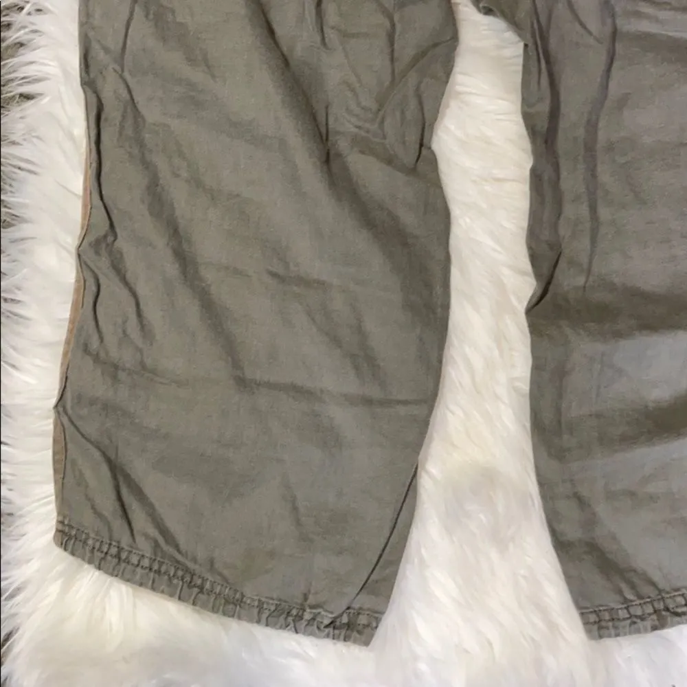 Old Navy Thin Lightweight Capri Pants 12 - Image 9