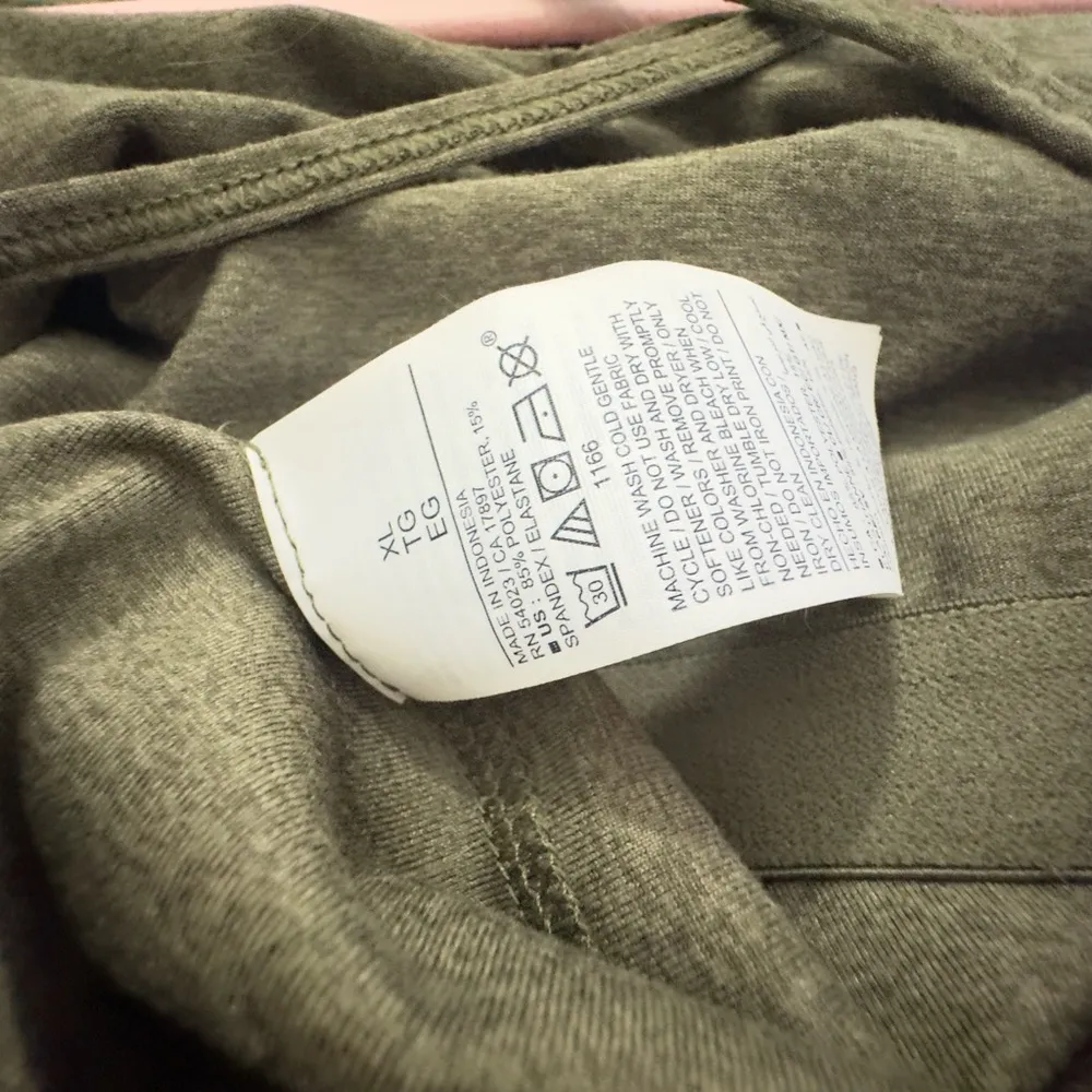 Old Navy Women's Cloud+Sleeveless PowerChill 7/8 Cami Bodysuit Strappy XL - Image 16