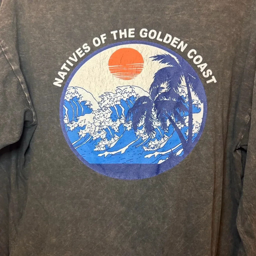 Brandy Melville x John Galt California ☀️ Graphic Distressed LS Crop Top - Image 7