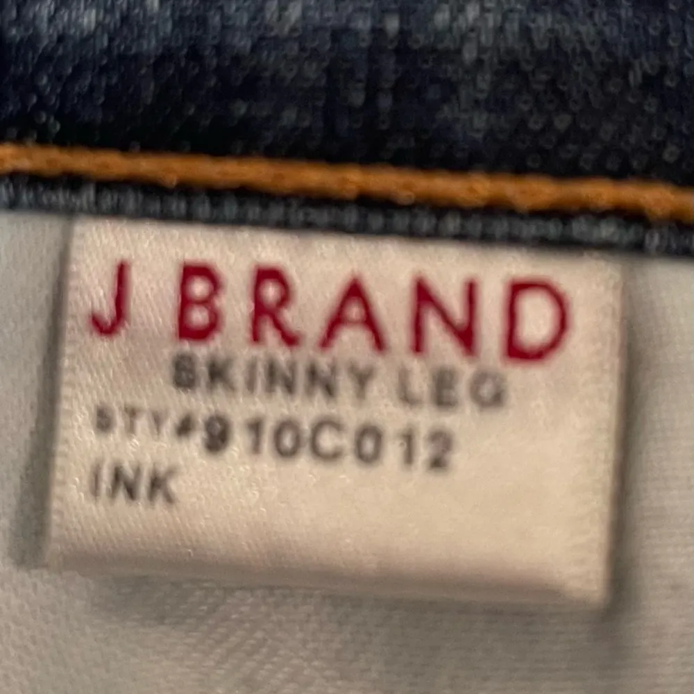 J Brand Skinny Leg Ink Jeans. Size 26. - Image 4