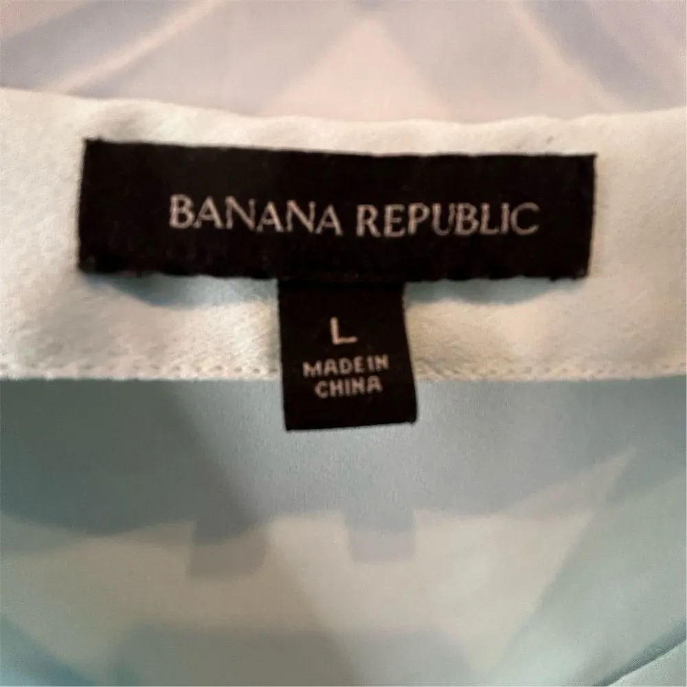 Banana Republic Women's Green Sleeveless V-Neck Ruffle Tank Top L - Image 4