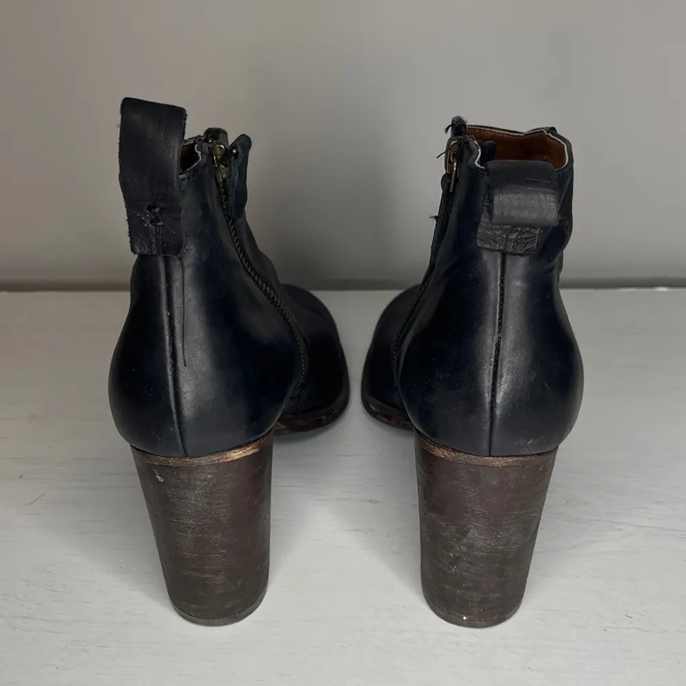 BP Lance Black Leather Zipper and Block Heel Ankle Boots - Image 5