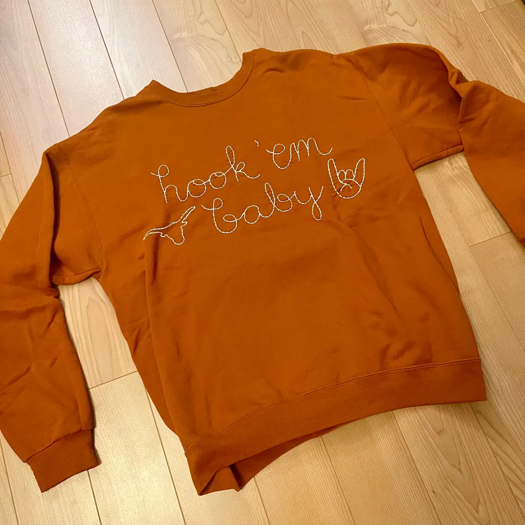 Hook 'Em Baby Burnt Orange Sweatshirt Size M - Image 3