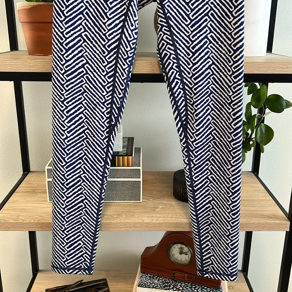 J. McLaughlin Mid-Rise Printed Yoga/Work Out Ankle Leggings, XS - Image 3