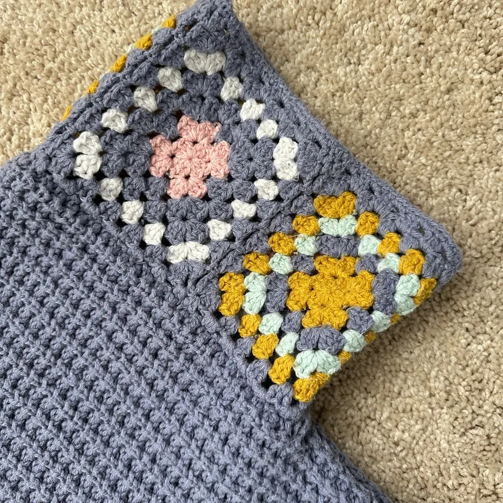 Universal Threads Universal Thread Blue and Yellow Crew Neck Granny Square Sleeve Sweater - Image 3