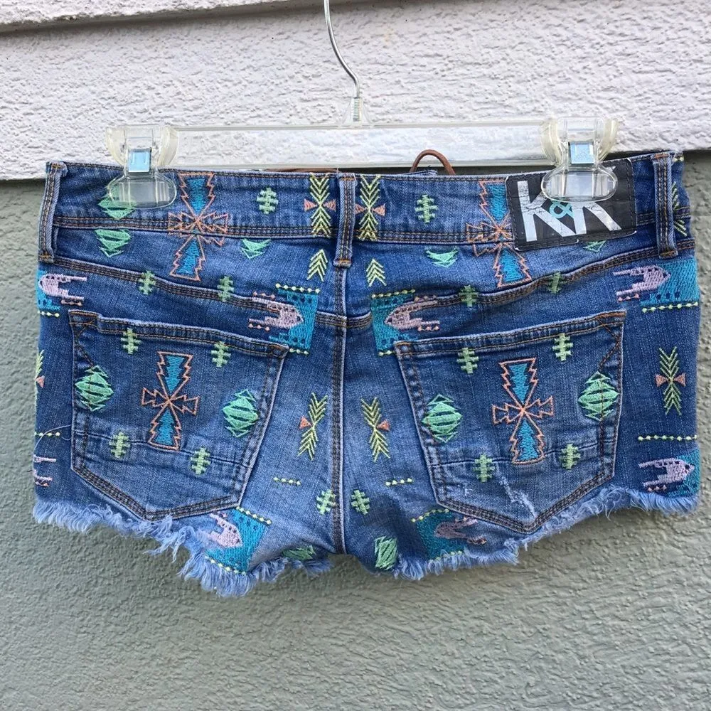 Kendall & Kylie Embroidered Lace Up Tribal Shorts Size 5 - Image 5