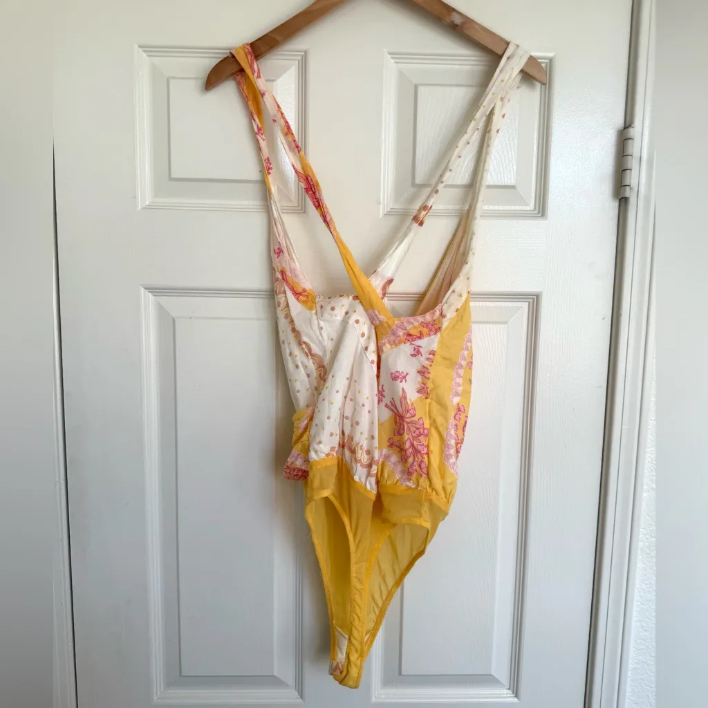 Free People Sweet Thing Bodysuit Pink and Yellow Floral Sleeveless Size L - Image 8