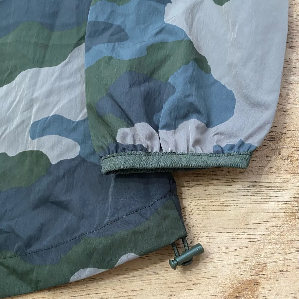 Aerie Offline Women’s Small‎ Lightweight Camo Hooded Full Zip Windbreaker - Image 9