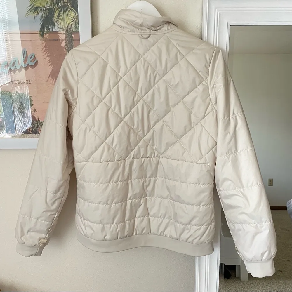 The North Face Monarch Quilted Puffer Jacket in Cream Women’s Medium - Image 11