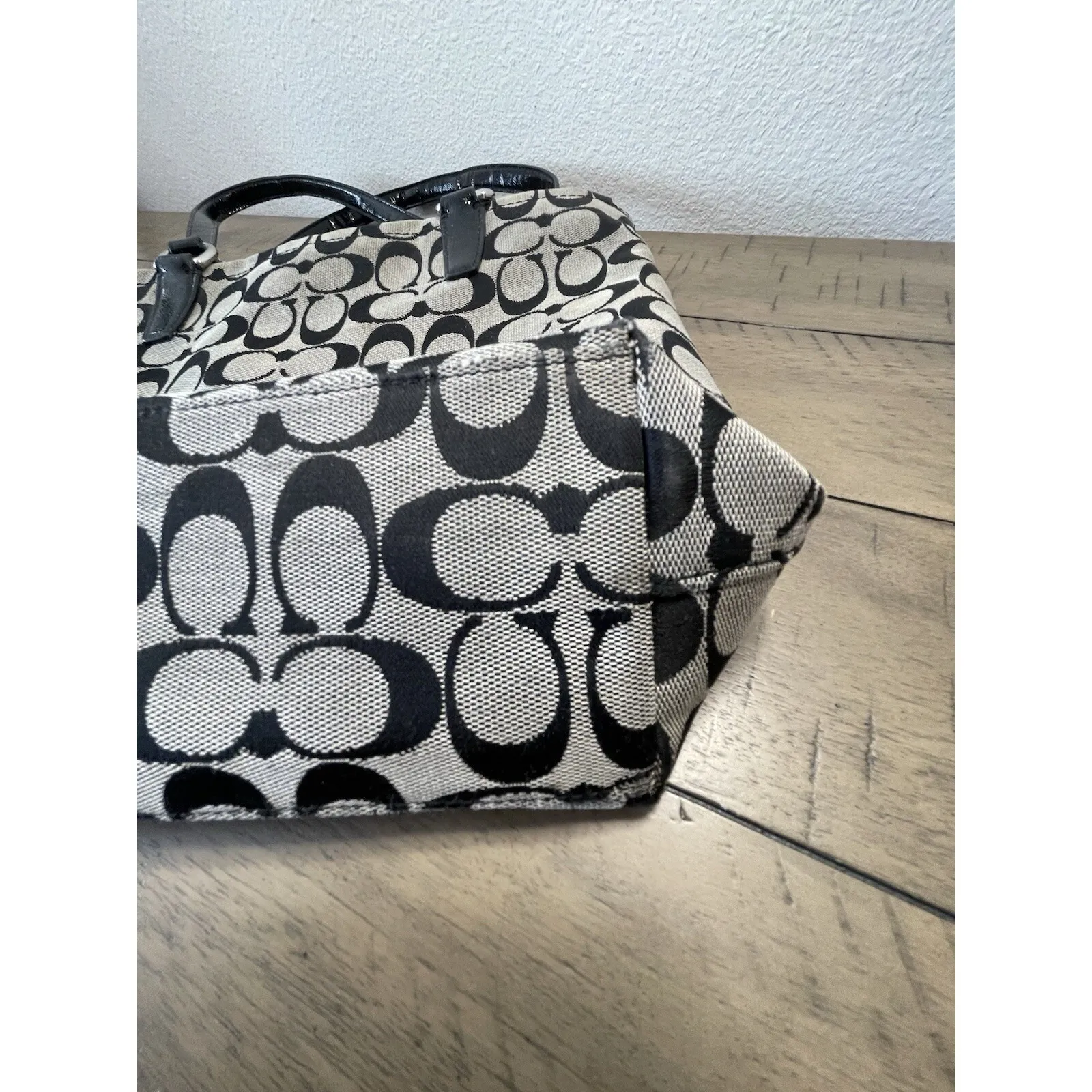 COACH Vintage Black Signature Stripe‎ Canvas Tote F28504 Leather Strap - Image 9