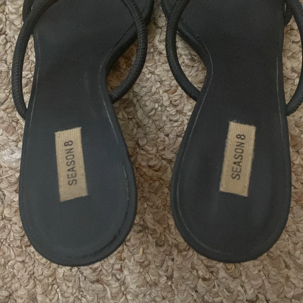 Yeezy | Season 8 Minimal Sandal - Image 8