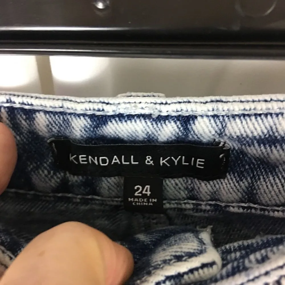 Kendall & Kylie acid washed fortune blue cutoffs - Image 6