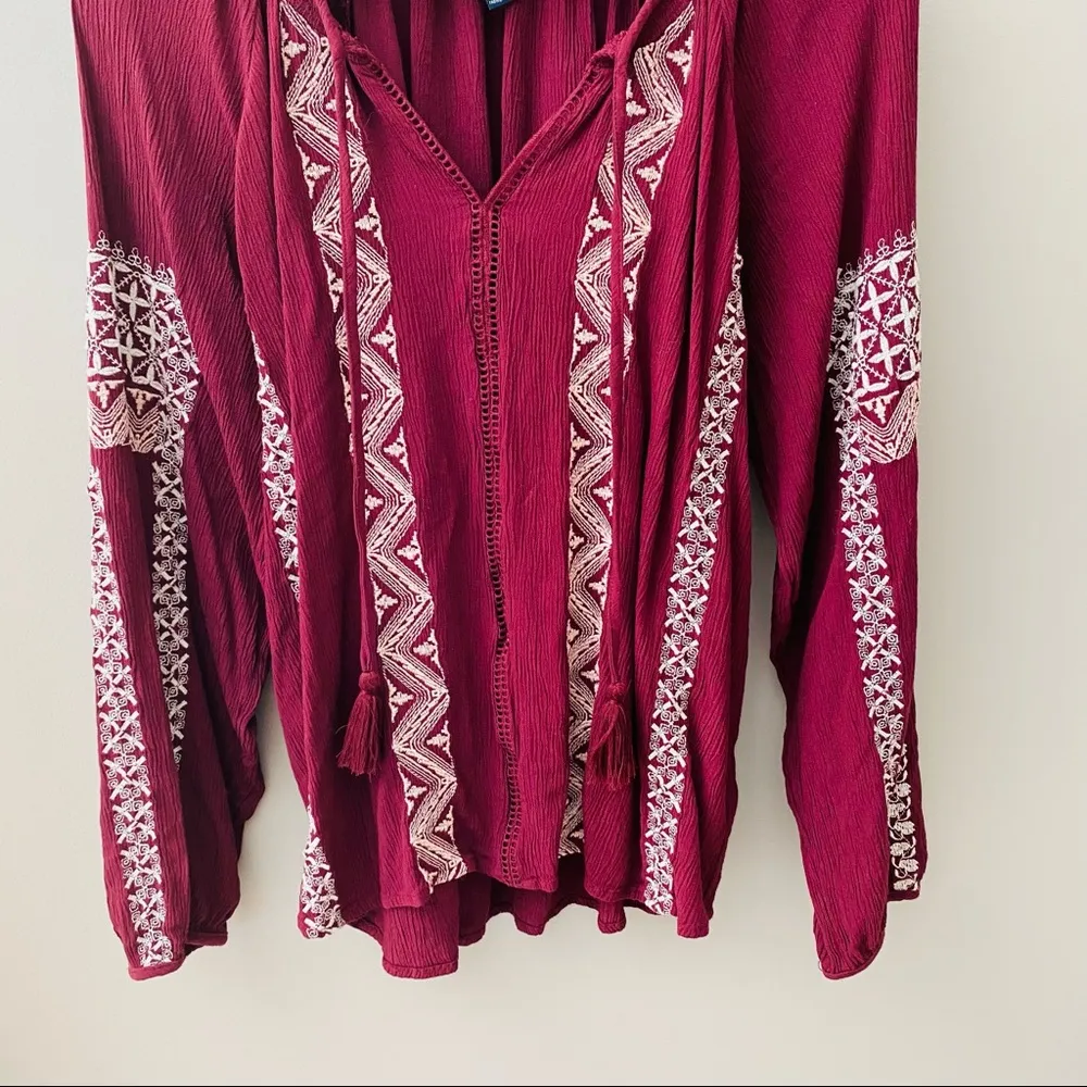 American Eagle Long Sleeve Embroidered Blouse Maroon Sz Small - Image 3
