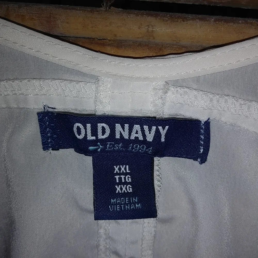 Old Navy XXL White Tall Top Plus - Image 3