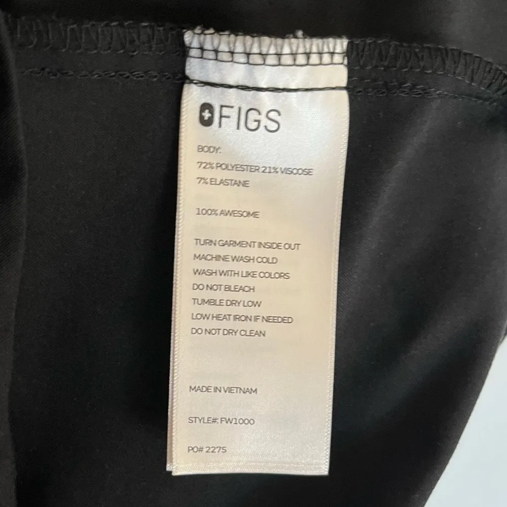 Figs Scrub Top Black Technical Collection V Neck Single Pocket Sz S EUC HAS LOGO - Image 10