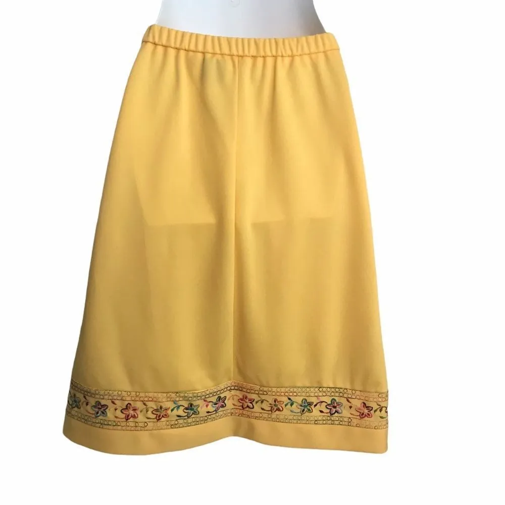 Vintage 70s Embroidered Floral Boho Pocket Skirt Dirndl, Marigold Saffron Yellow Size M - Image 2