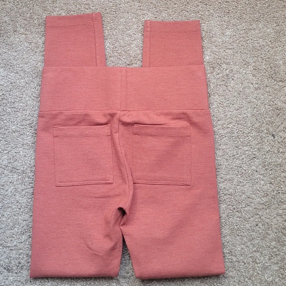 NWOT! LOFT Lou & Grey Heathered Red Back Pocket Pointe Leggings XS - Image 6