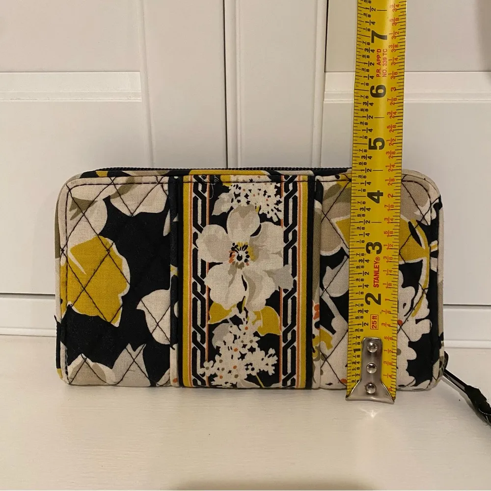 Vera Bradley Accordian Wallet - Image 4