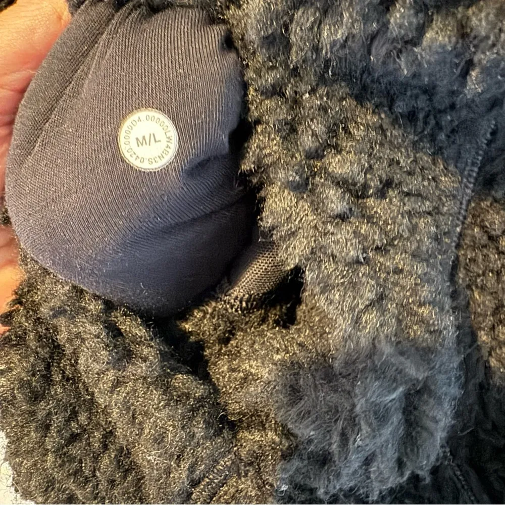 Lululemon Oh So Sherpa Half Zip Black Hoodie M/L - Image 6