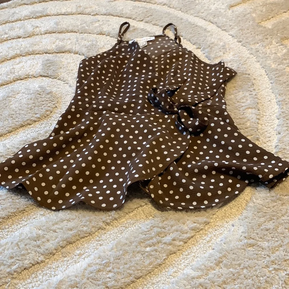 NWT Monteau Los Angeles Polka Dot Peplum Top - Image 6