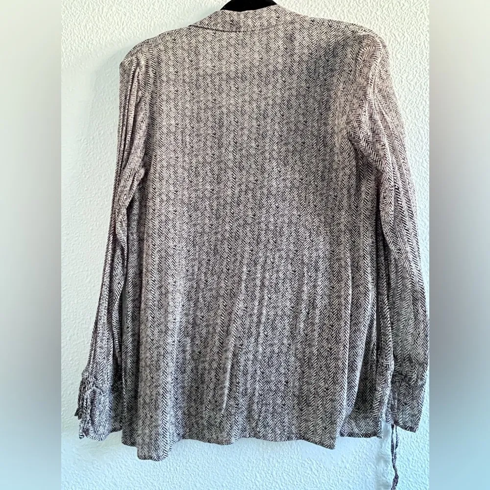 J. jill Chic Gray Patterned Button - Image 8