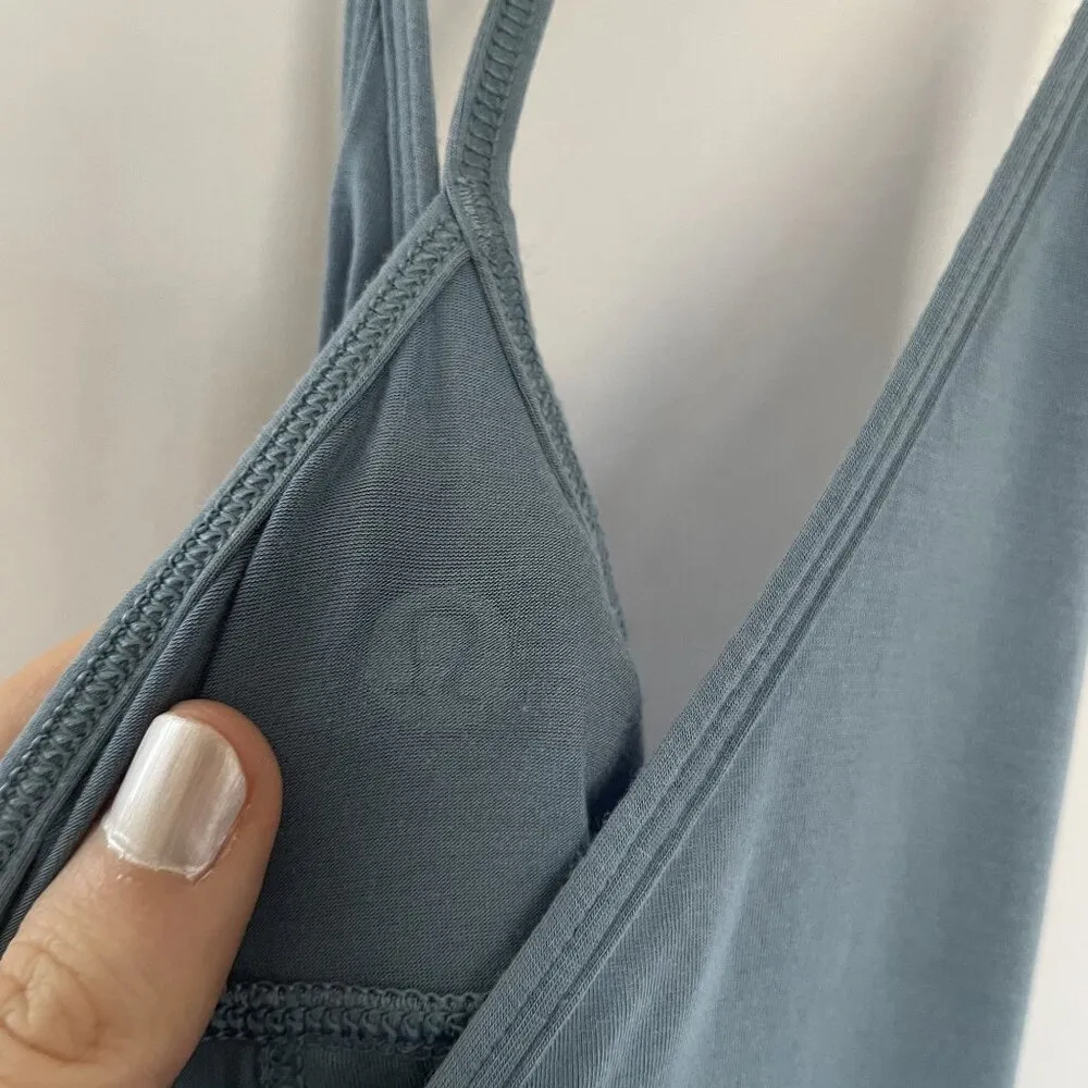 Lululemon gray blue v-neck t-back size 8 workout athleisure unlined lightweight - Image 3