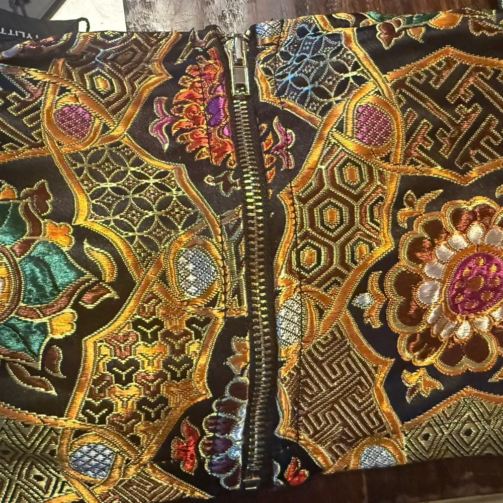 PrettyLittleThing Multicolor Patterned Crop Top - Image 3