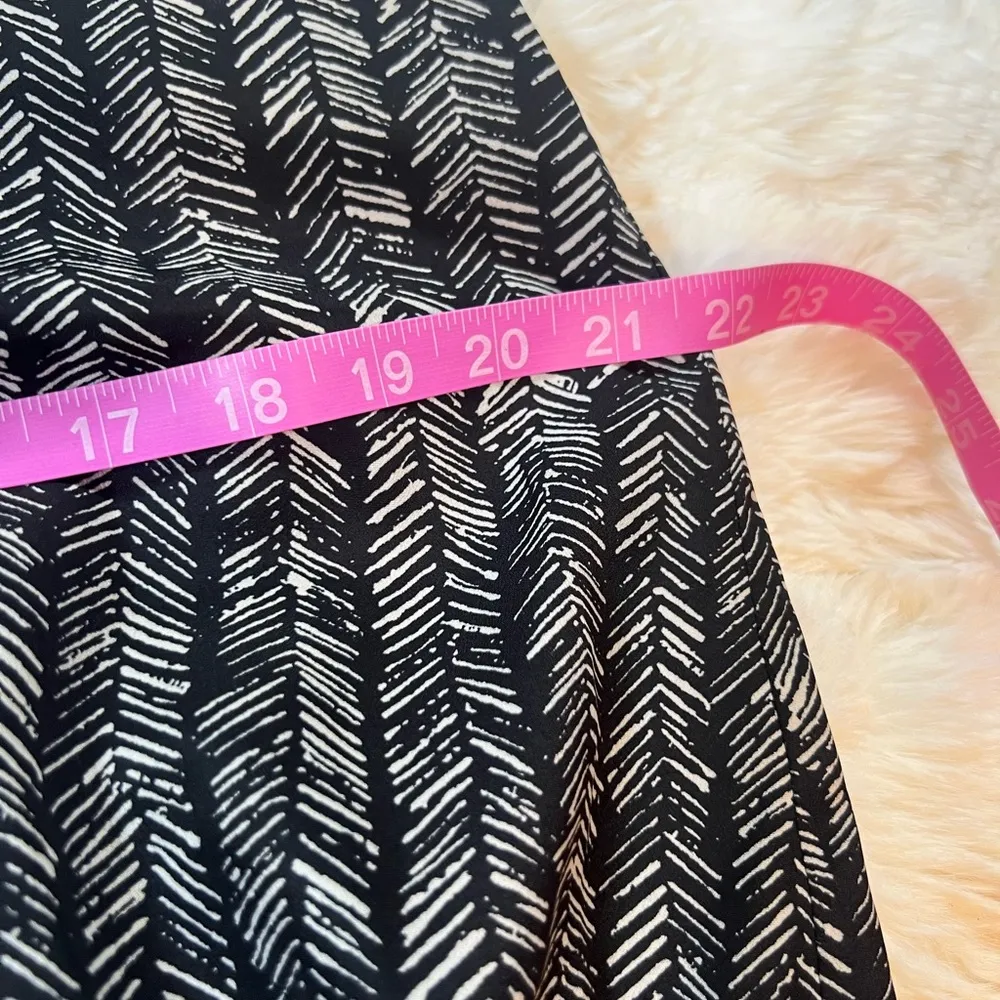 LOFT Black and White Chevron Jumpsuit Sz LP - Image 9