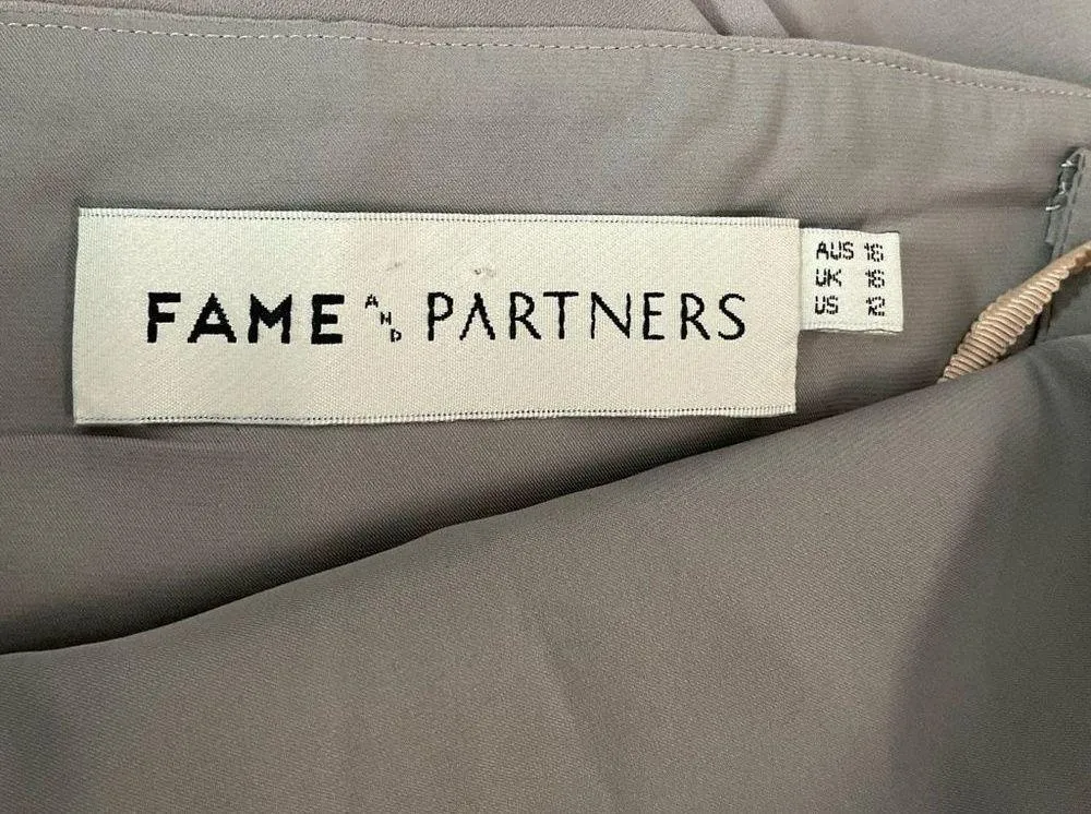 Fame and partners halter mock neck medium gray gown - Image 8