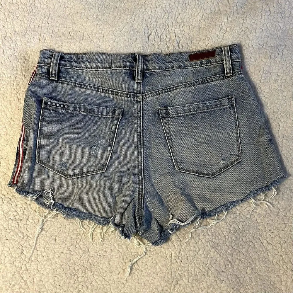 BLANK NYC The Barrow High Rise Distressed Shorts - Image 4