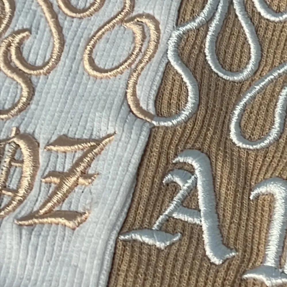 🔴 ROZ AVE cropped ribbed two tone tanktop with front embroidery, stretchy, sz M White Size M - Image 8