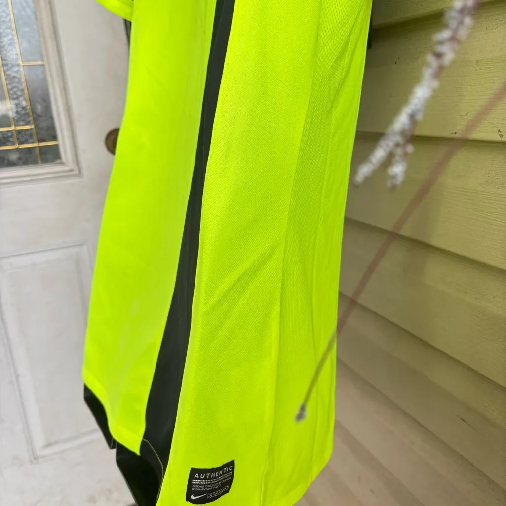 Nike Striker III short-sleeved soccer jersey - Image 8