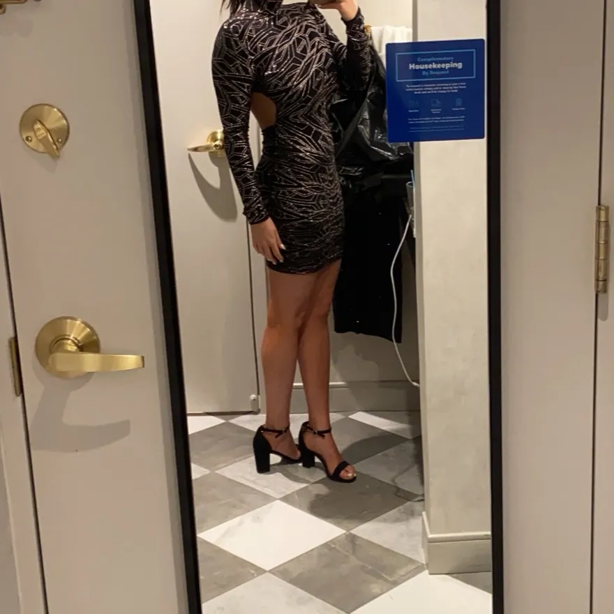 Tight black and sparkly dress - Image 8