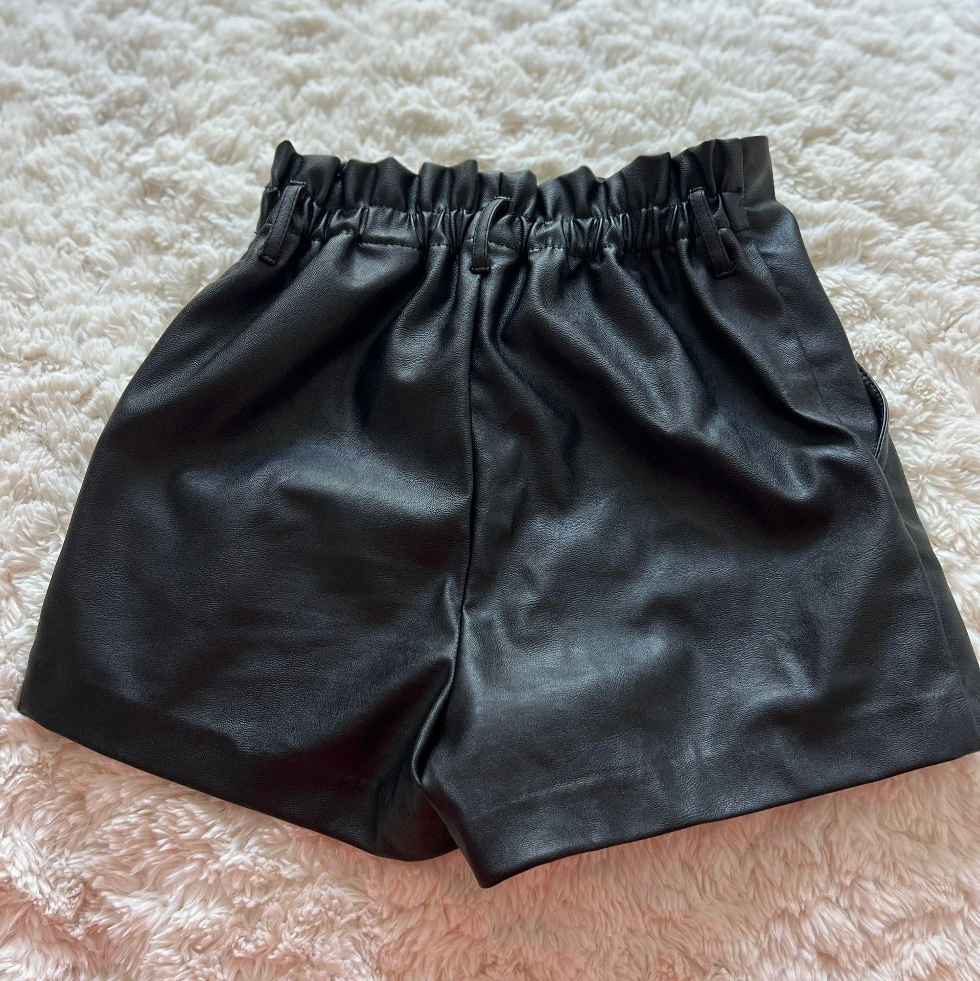 Faux leather shorts - Image 2