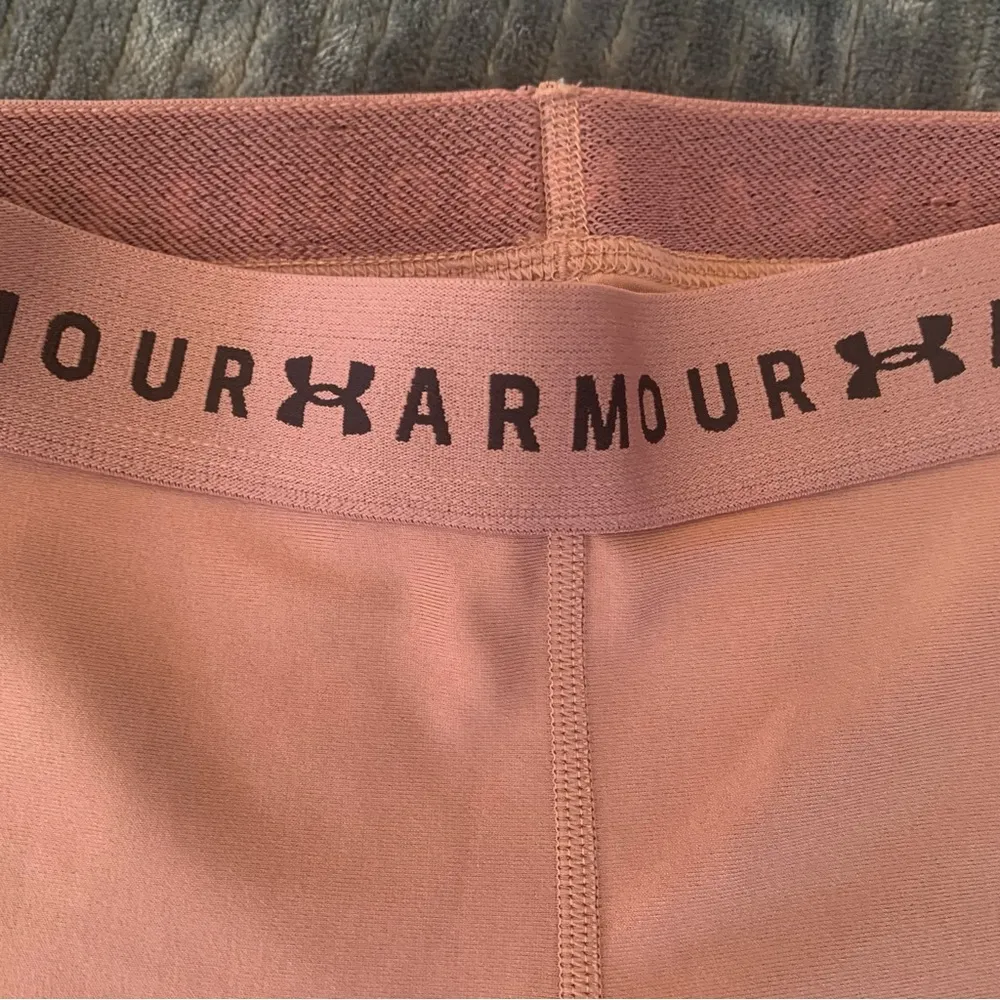 NEW Women's Under Armour Shorts Spandex M - Image 3