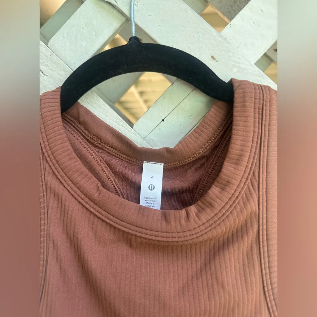 Lululemon ribbed tank top - Image 3