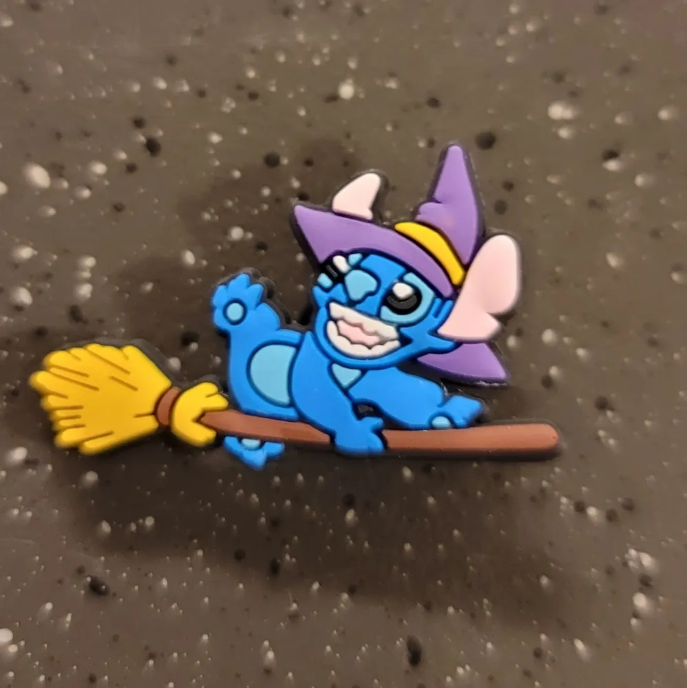NEW Stitch Croc Charm - Image 3