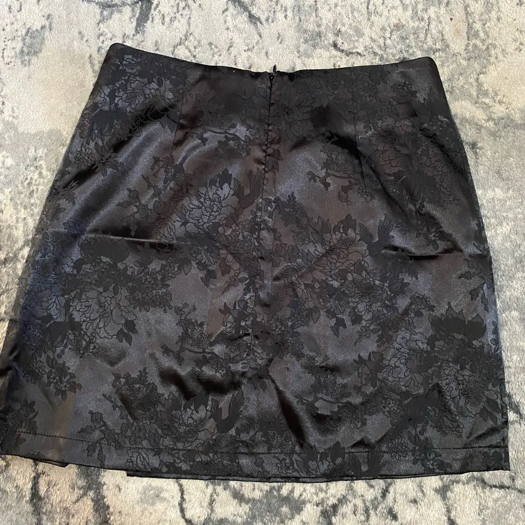 Cider Black Mini Skirt - Image 3