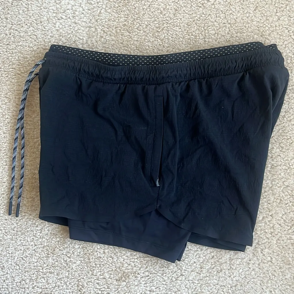Athleta Crest 2 in 1 Shortie Athletic Shorts in Women's Size 6 Black - Image 5