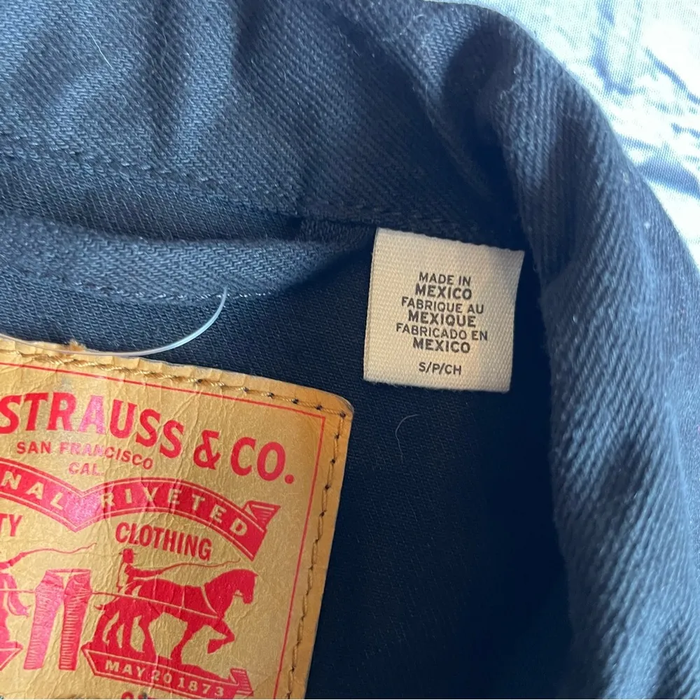 Levi’s Imagine Dragons Black Denim Womens Small Embroidered Jean Jacket
. - Image 12