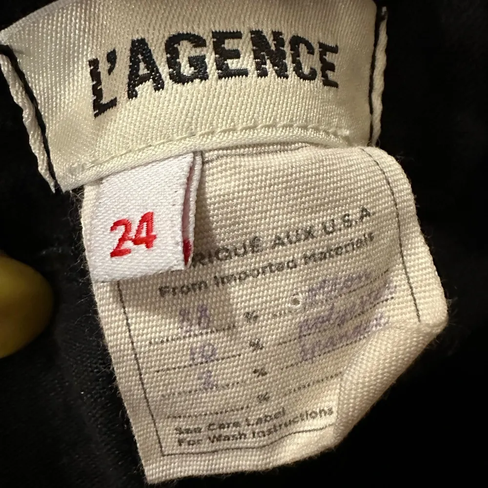 L'AGENCE
Margot High Rise Skinny Jeans in black
Size 24 - Image 2