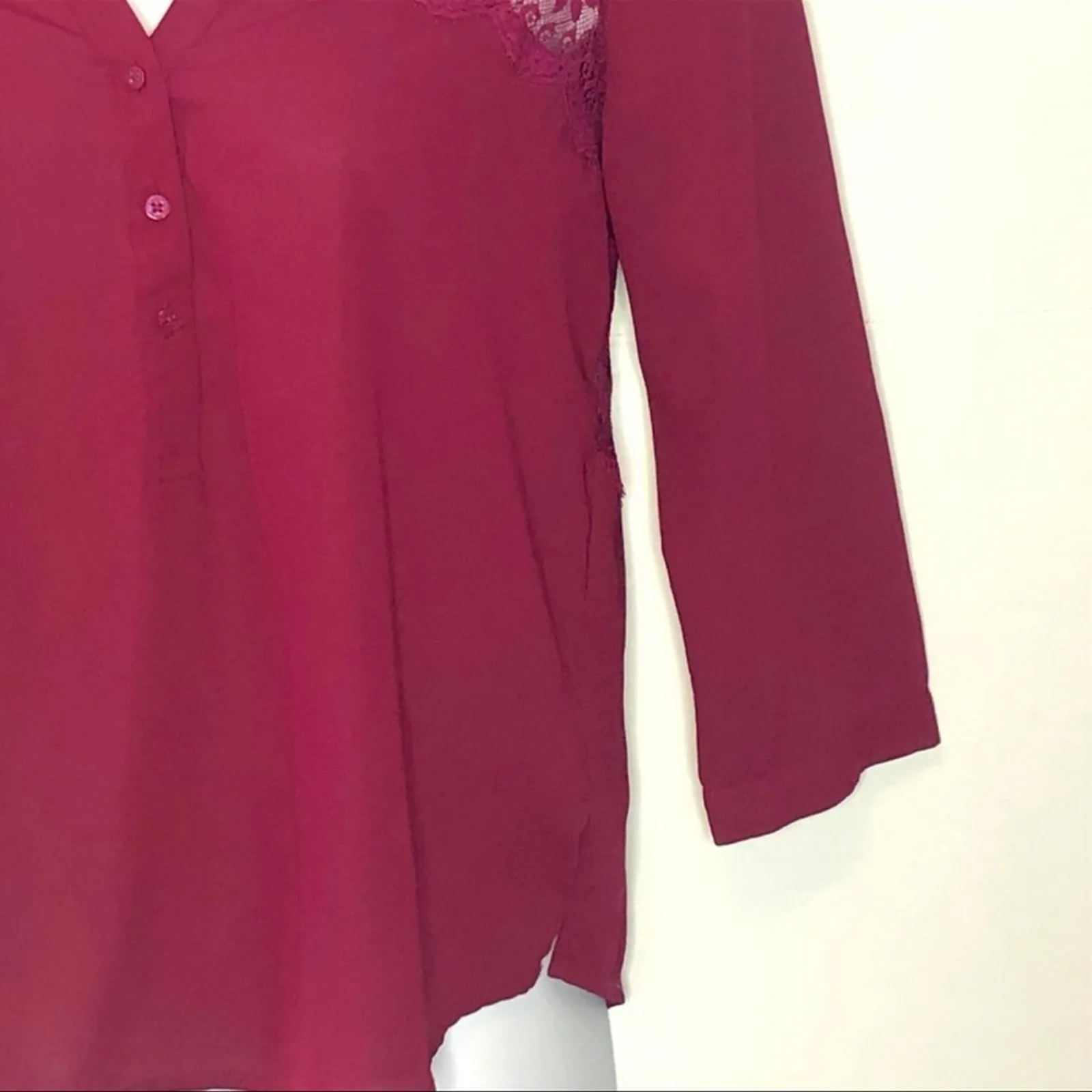 American Eagle Semi Sheer Burgundy Lace Blouse Medium 3/4 Sleeve Business Casual - Image 10
