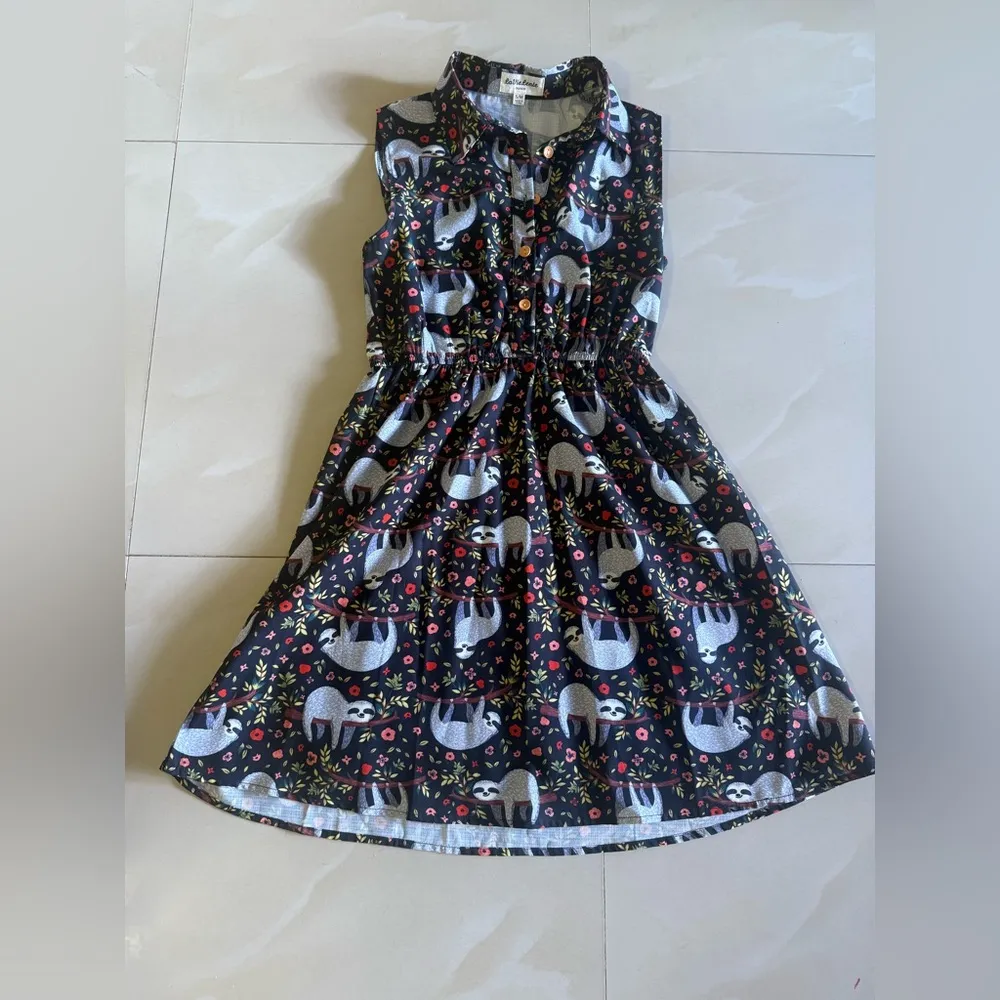 La Vie Lente Sleeveless Sloth Print Shirtdress S/M Quirky Novelty Button Up Black Size undefined - Image 15