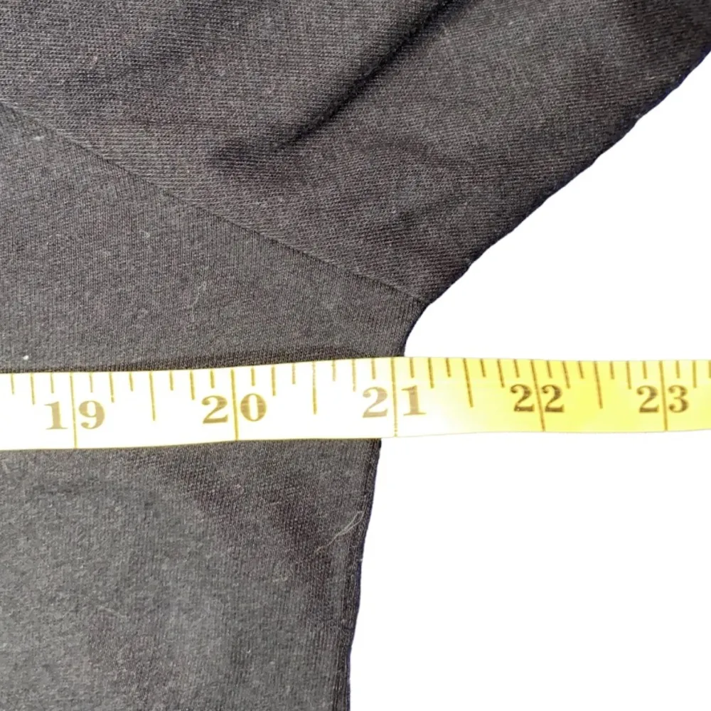 Roz & Ali Black V-Neck Top Size Large - Image 3