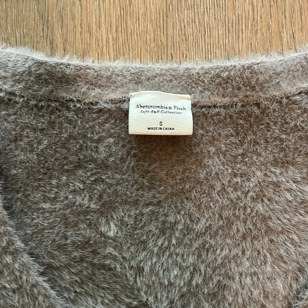 Abercrombie fuzzy button down sweater - Image 4