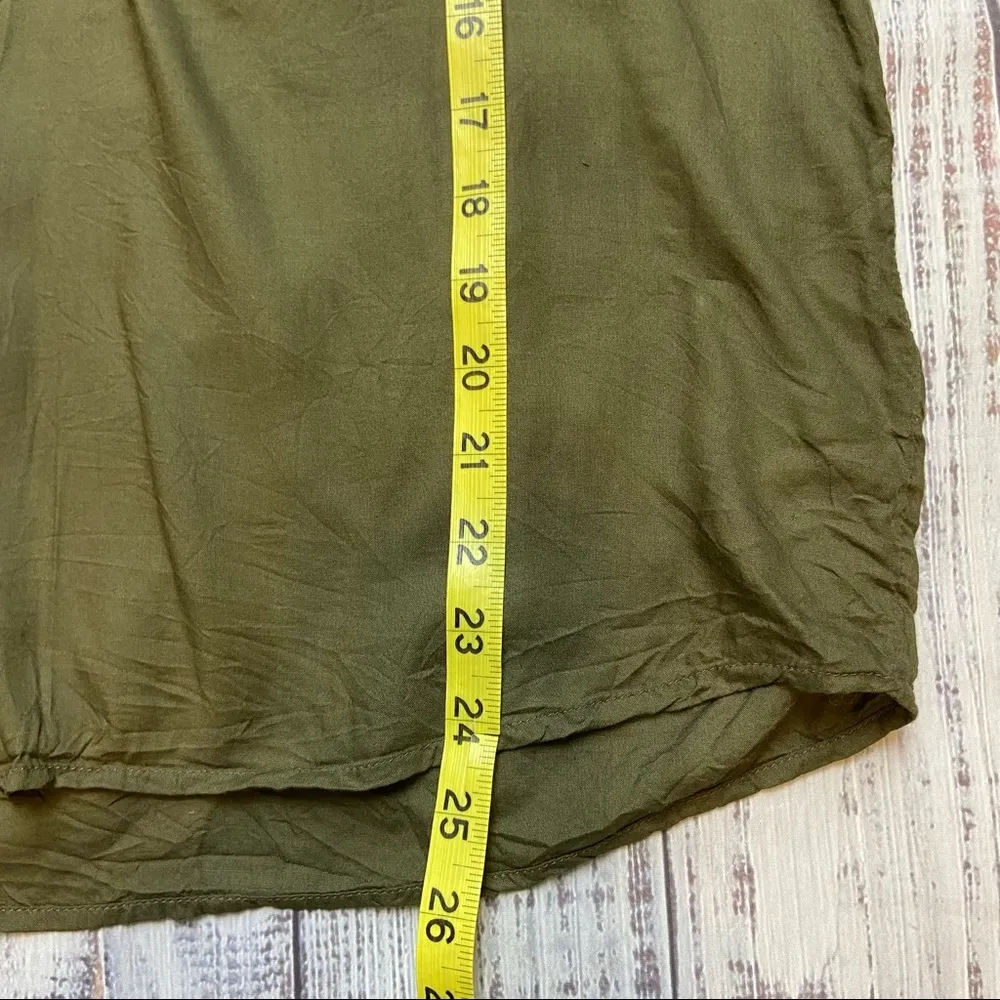 Gap Dark Olive Long Sleeve Half Button Down Blouse. Size XSmall. EUC - Image 4