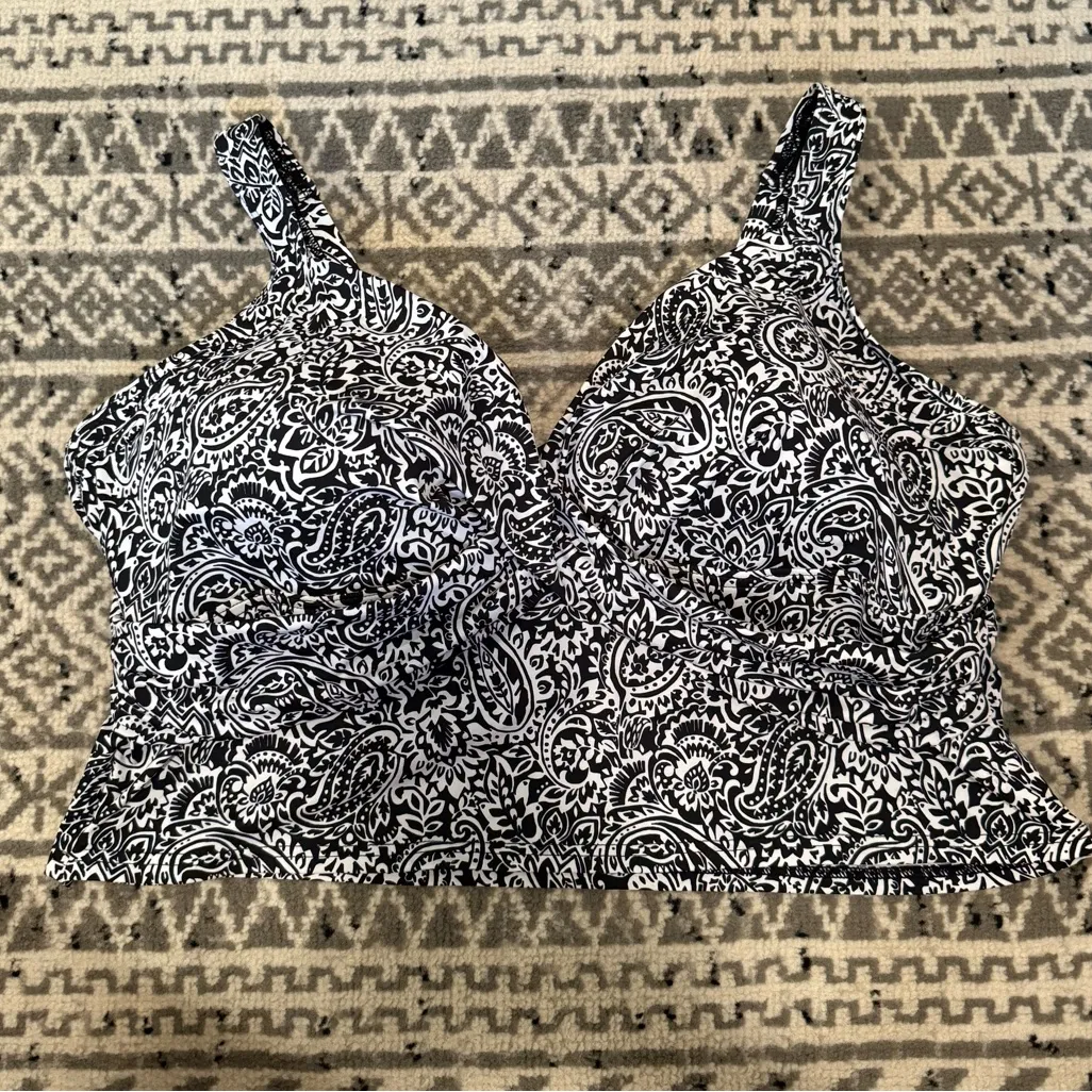 Lands’ End Plus 20W Paisley Midkini Swim Top with Solid Black Bottoms - Image 2