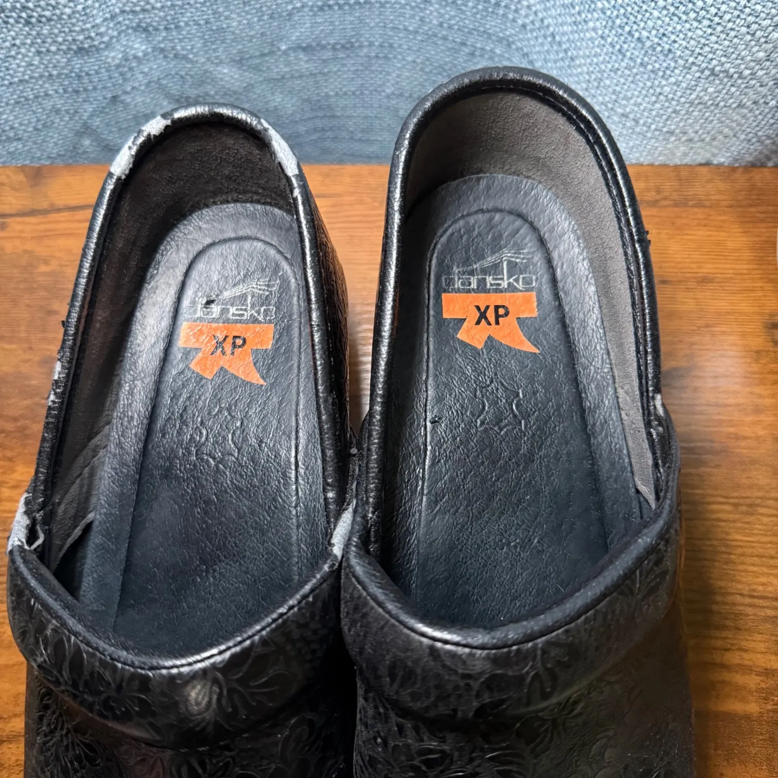 Dansko XP Black Leather Tooled Floral Embossed Clogs Comfort EU 38 US 7.5 Nurses - Image 3